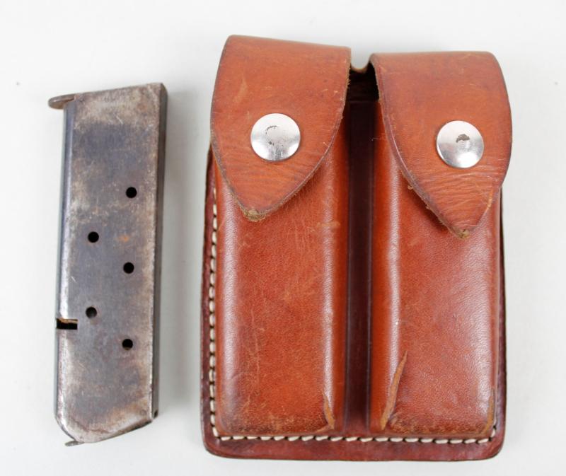 Argentinian Pistol Magazine Pouch In Brown Leather With One Magazine