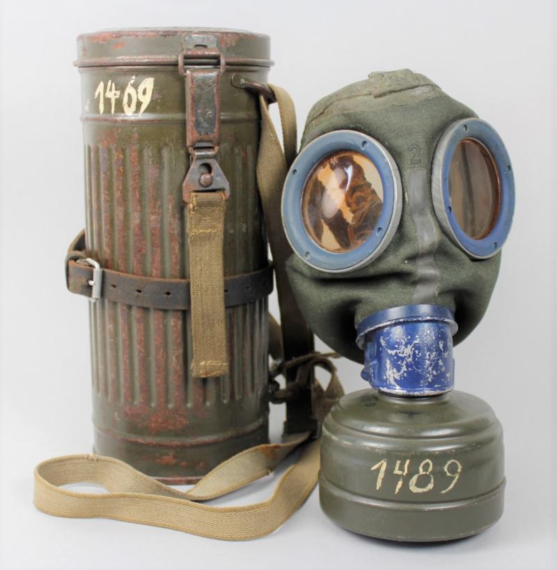 WW2 German Gas Mask Set