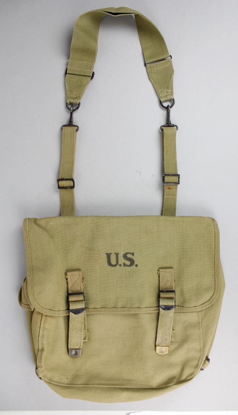 WW2 US Musette Bag & Carrying Strap 1942 With Matching Issue Numbers