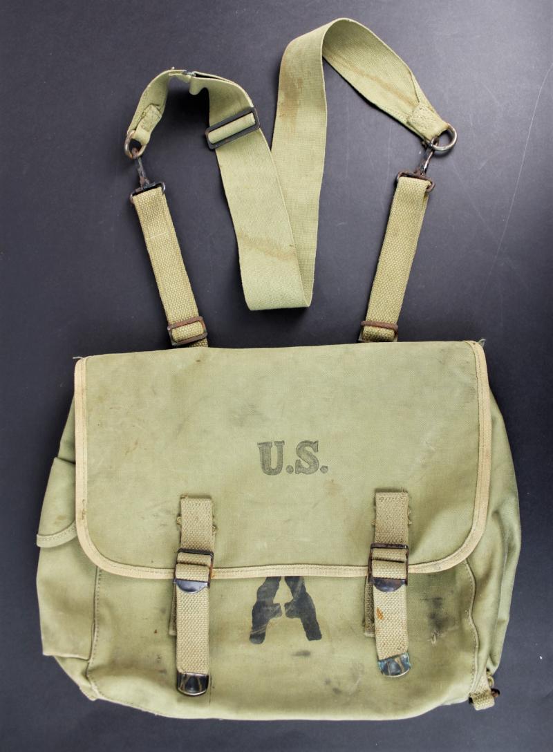 WW2 US Rubberised Musette Bag & Shoulder Strap 1942