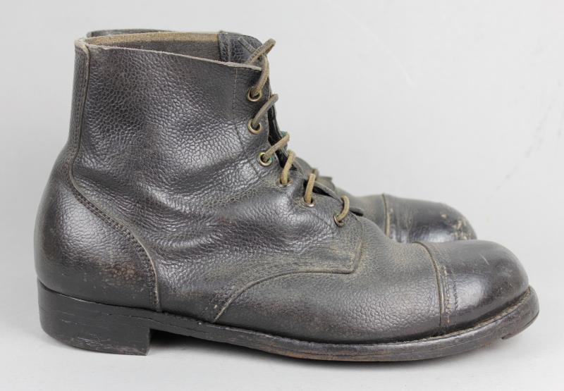 CS Militaria | WW2 British Ankle Boots 1942 ( Mannequin Used )