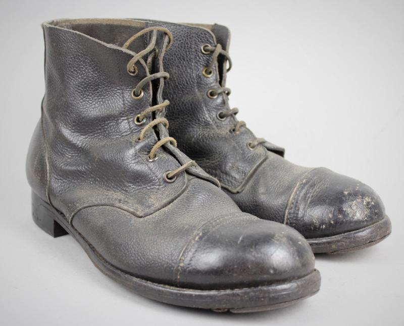 CS Militaria | WW2 British Ankle Boots 1942 ( Mannequin Used )
