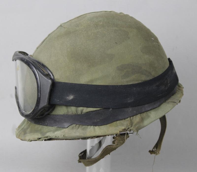 1982 Falklands War Argentinian Camouflage Helmet With Goggles