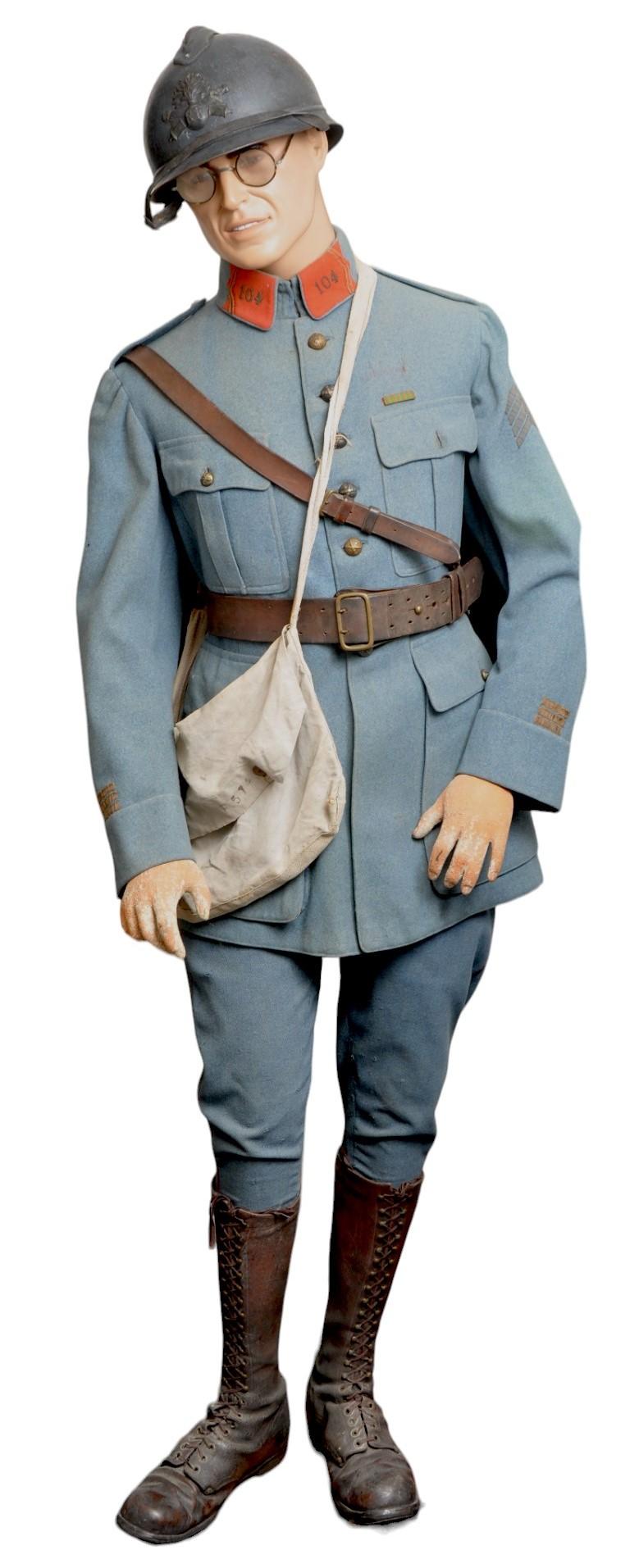 Complete WW1 French 104th Artillery Regt. Officer Mannequin