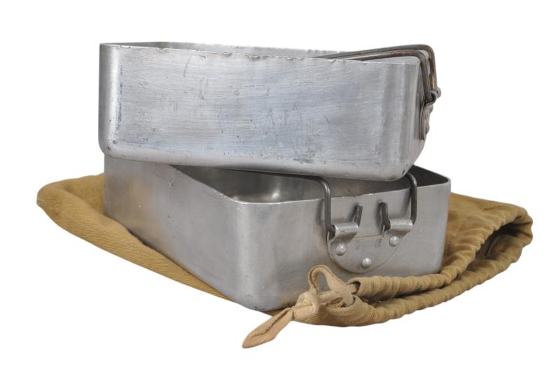 WW2 Canadian Messtin Set & Rations Bag