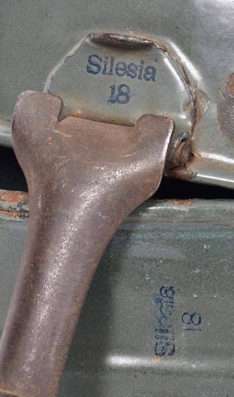 WW1 German Enamelled Messtin set - 1918 Matching Maker & Date Marked