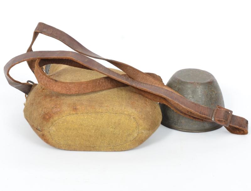 WW1 French 1 Litre Assault Water Bottle Set in Khaki Mustard cover .