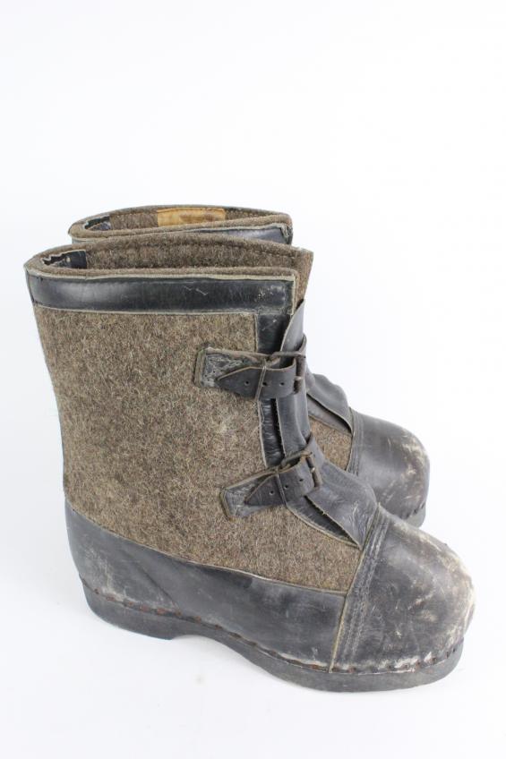 CS Militaria | WW2 German Felt & Leather Winter Boots , 1943 Dated