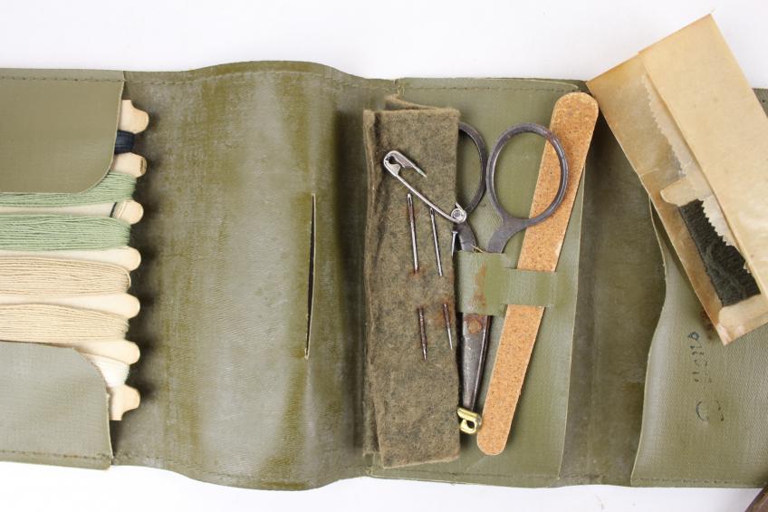 WW2 US Sewing Kit 